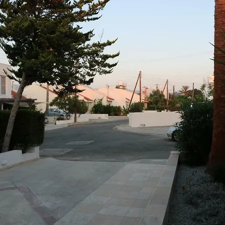 Yulya By Taimoura Villa Pafos