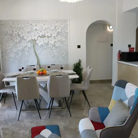 Vilă Yulya By Taimoura