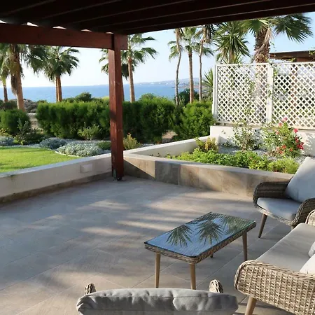 Yulya By Taimoura Vilă *