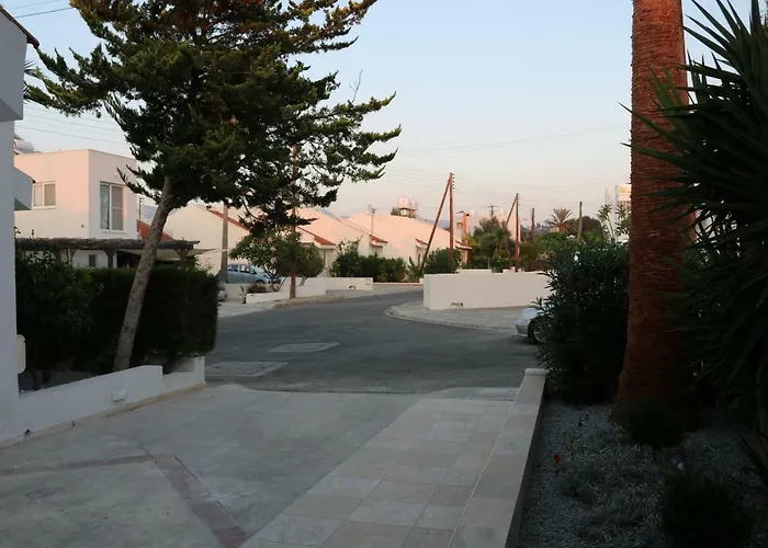 Yulya By Taimoura Villa Paphos