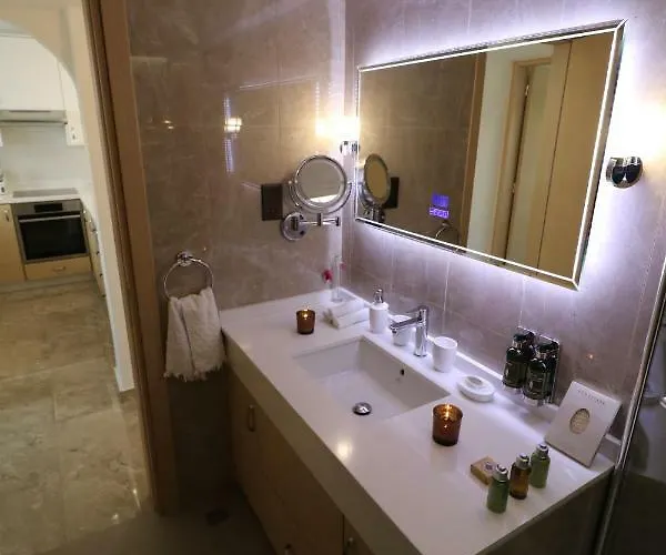 Villa Yulya By Taimoura Paphos