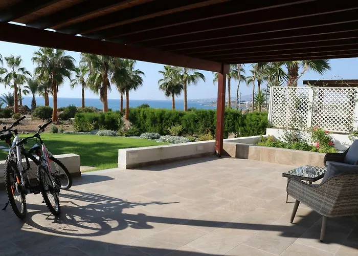 Yulya By Taimoura Villa Paphos