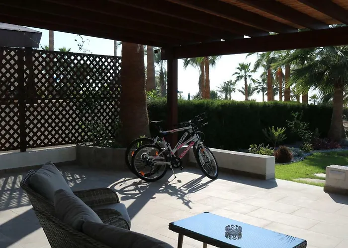 Yulya By Taimoura * Paphos