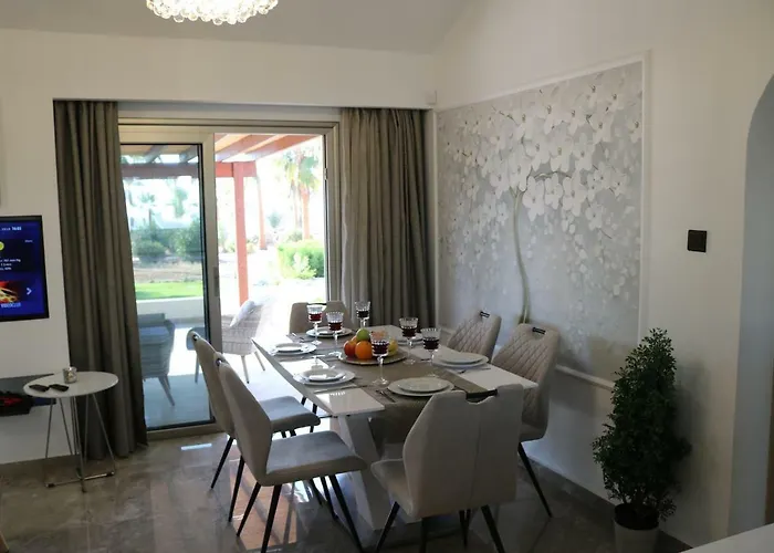 Yulya By Taimoura Vila *