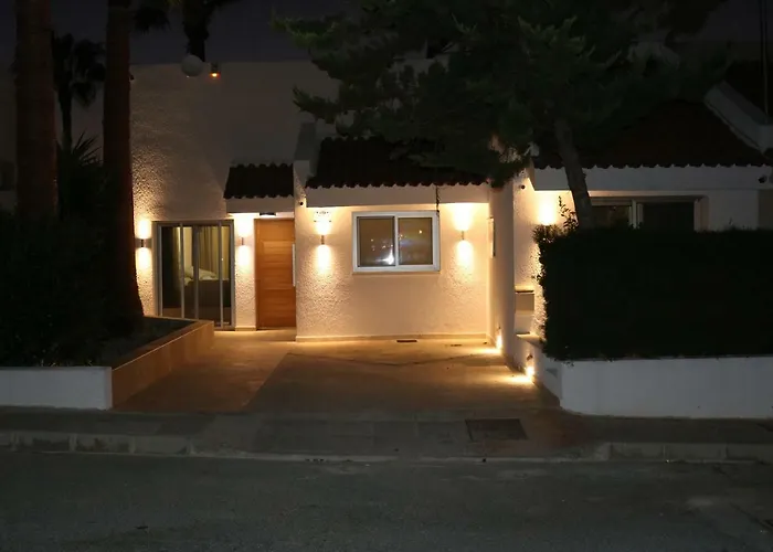 Yulya By Taimoura * Paphos