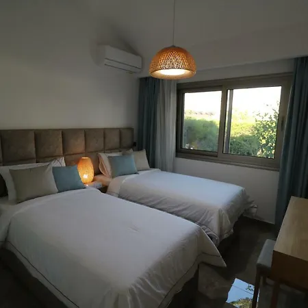 Yulya By Taimoura * Pafos