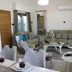 Villa Yulya By Taimoura Pafos